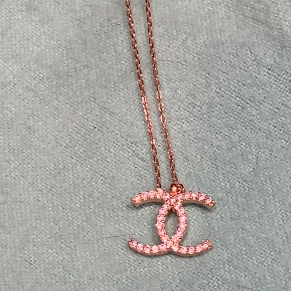 Brand new , rare Rose Gold Crystal  Necklace, great for Holidays gift - Picture 3 of 14